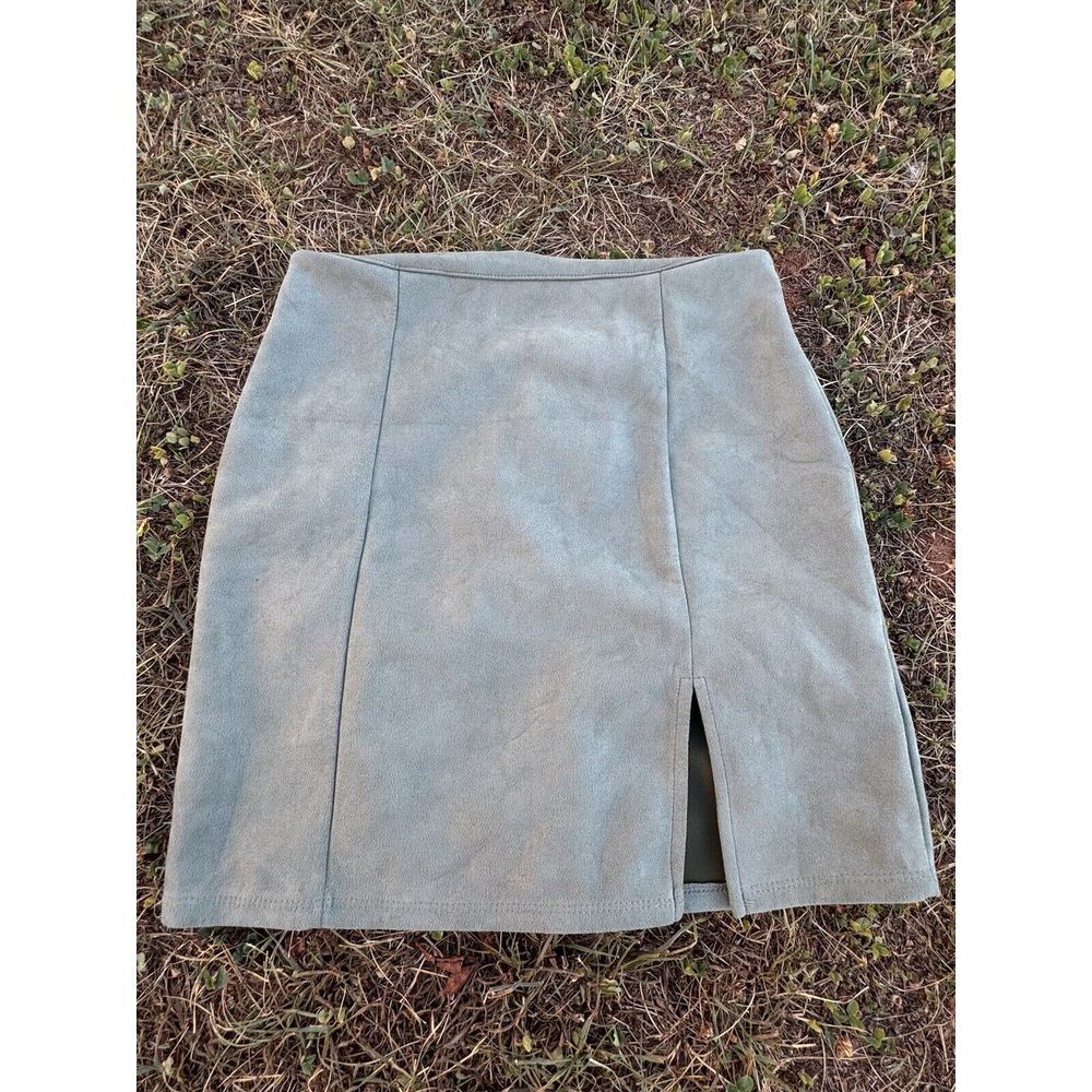 Windsor faux suede skirt Light Olive Green Size Medium‎ Super Cute!!